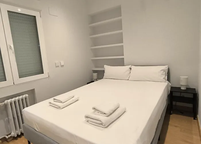 Chamartin - Modern & Comfortable Rooms